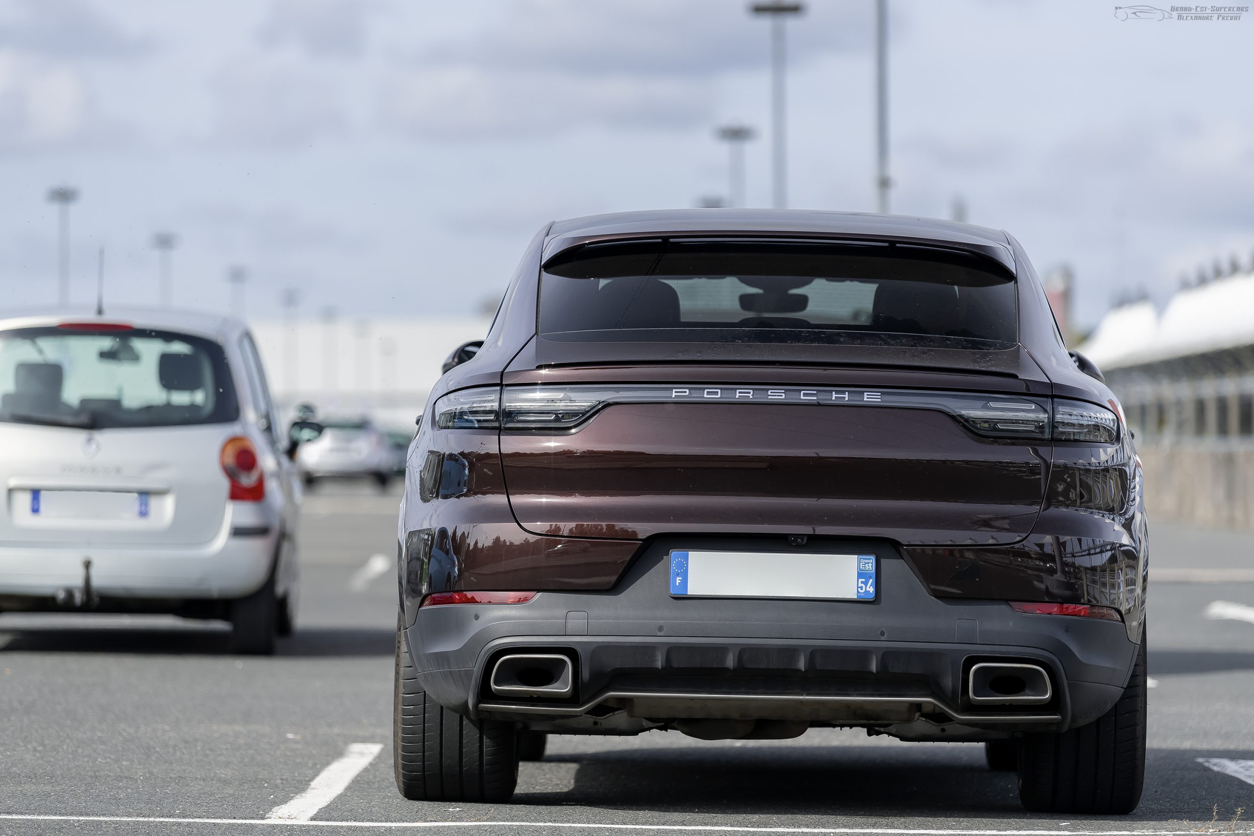 2022 Porsche Cayenne Hybrid
